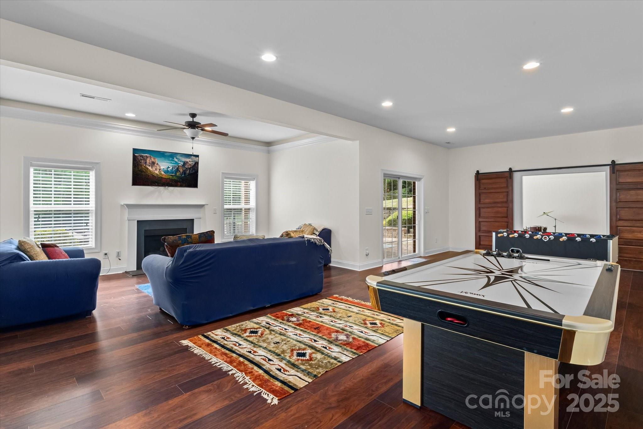 Lake Forest Preserve - Residential