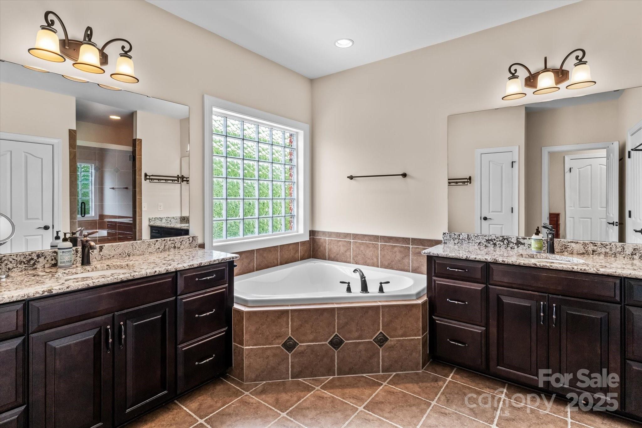 Lake Forest Preserve - Residential