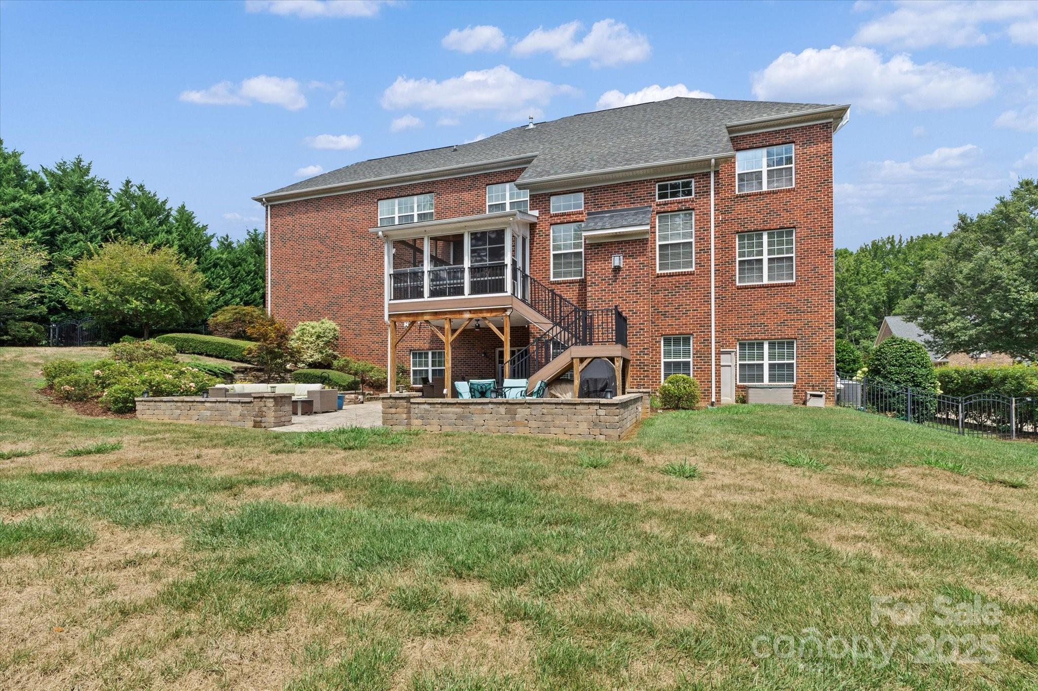 Lake Forest Preserve - Residential