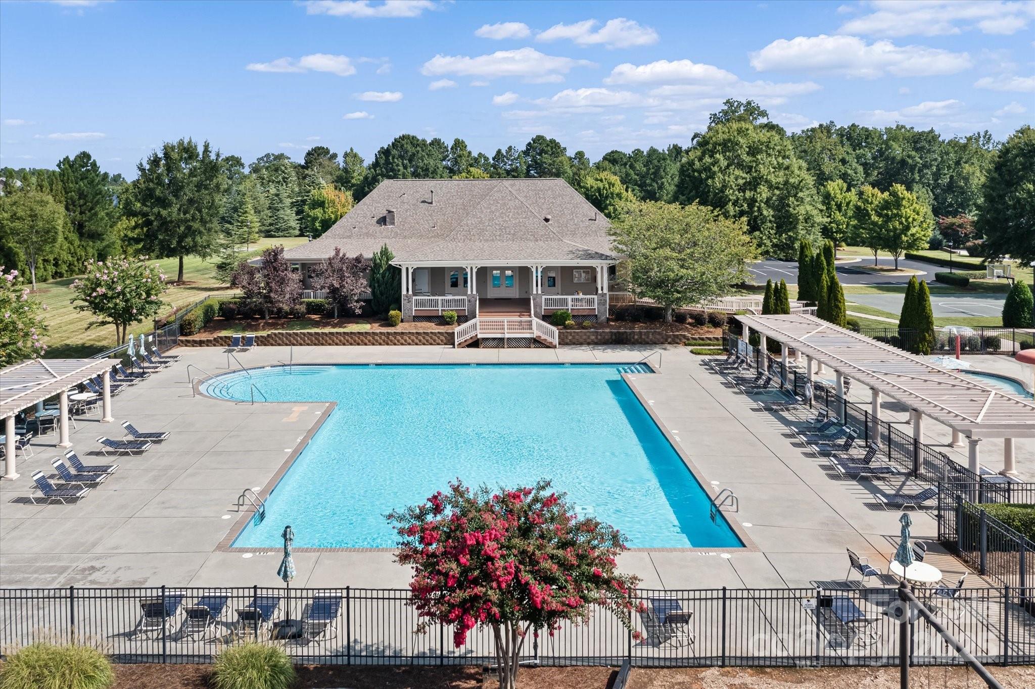 Lake Forest Preserve - Residential