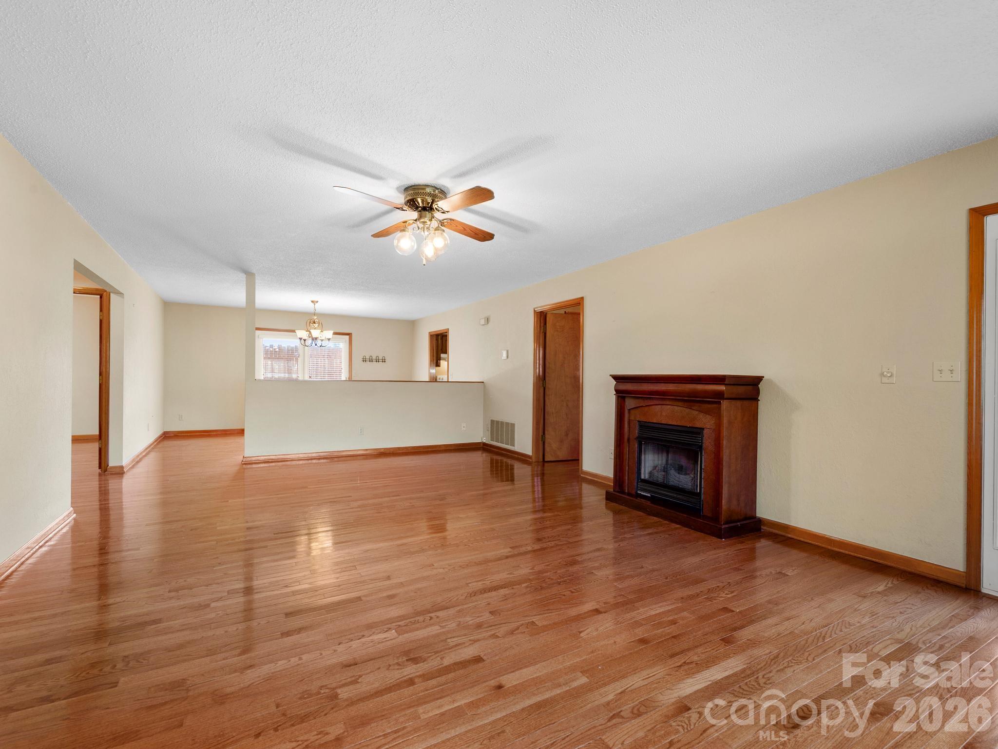 1287 Charlotte Highway