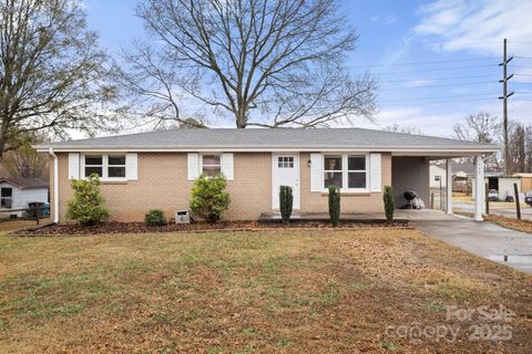 146 Old Castle Lane Forest City NC 28043