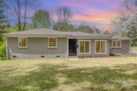 5323 Hilltop Circle Charlotte NC 28269