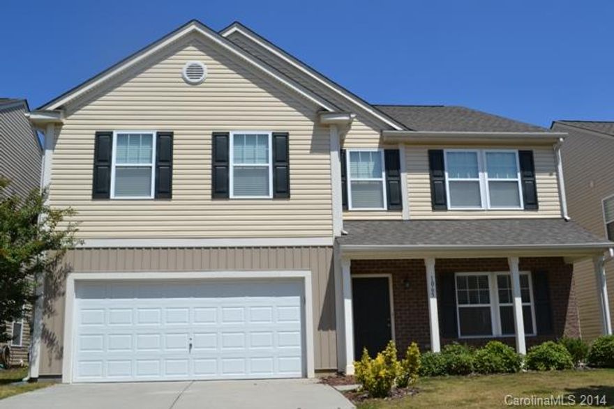 Large home in a great neighborhod in Fort Mill! Open floor plan offers 4 large bedrooms, 2.5 baths, formal dining room area, great room with fireplace & built-ins.Spacious kitchen with tons of counter space and cabinets and a HUGE walk-in pantry. Double fireplace for great room & keeping room. Huge master bedroom, master bath has granite double vanity, separate shower, garden tub, walk-in closet. Landing area makes great bonus room. Must see. Neighborhood has pool, club house, walking trails.