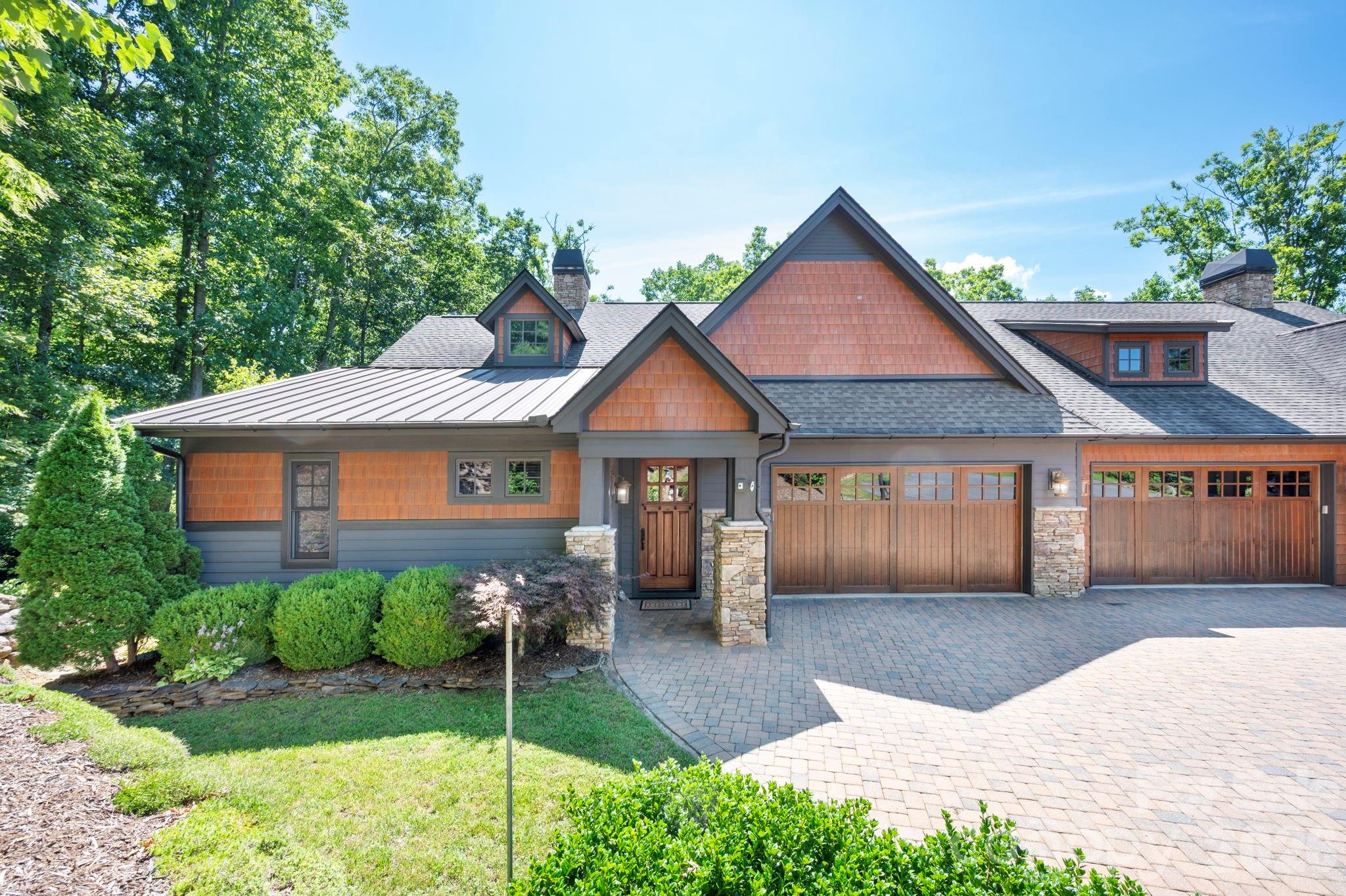 Photo 1 of 47 — 33 Hawks Branch Circle, Fairview, NC 28730