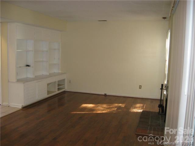5322 Farm Pond Lane