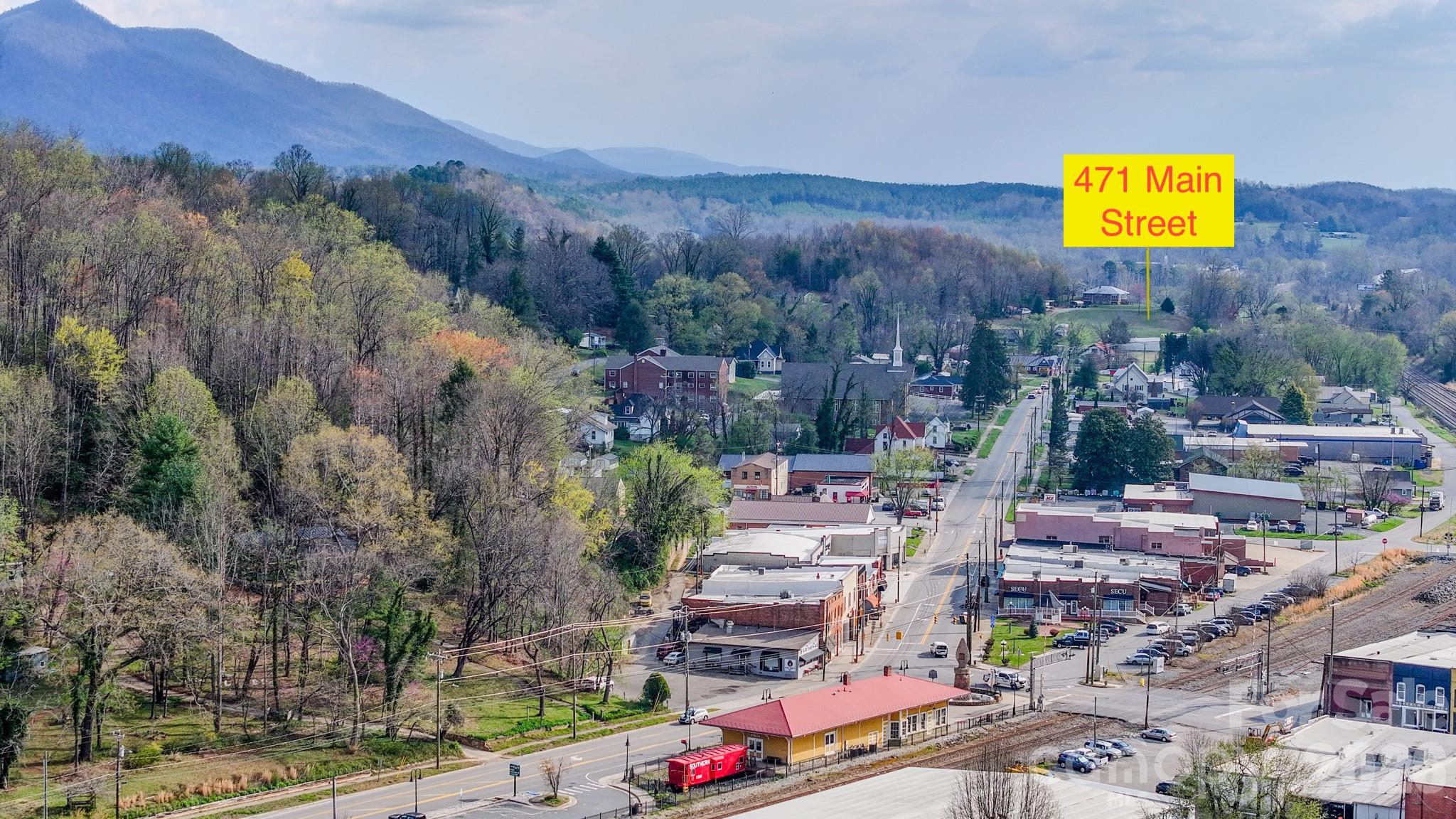 471 & 457 E Main Street