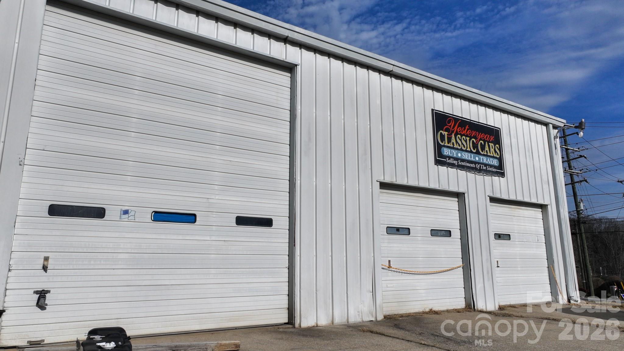 471 & 457 E Main Street