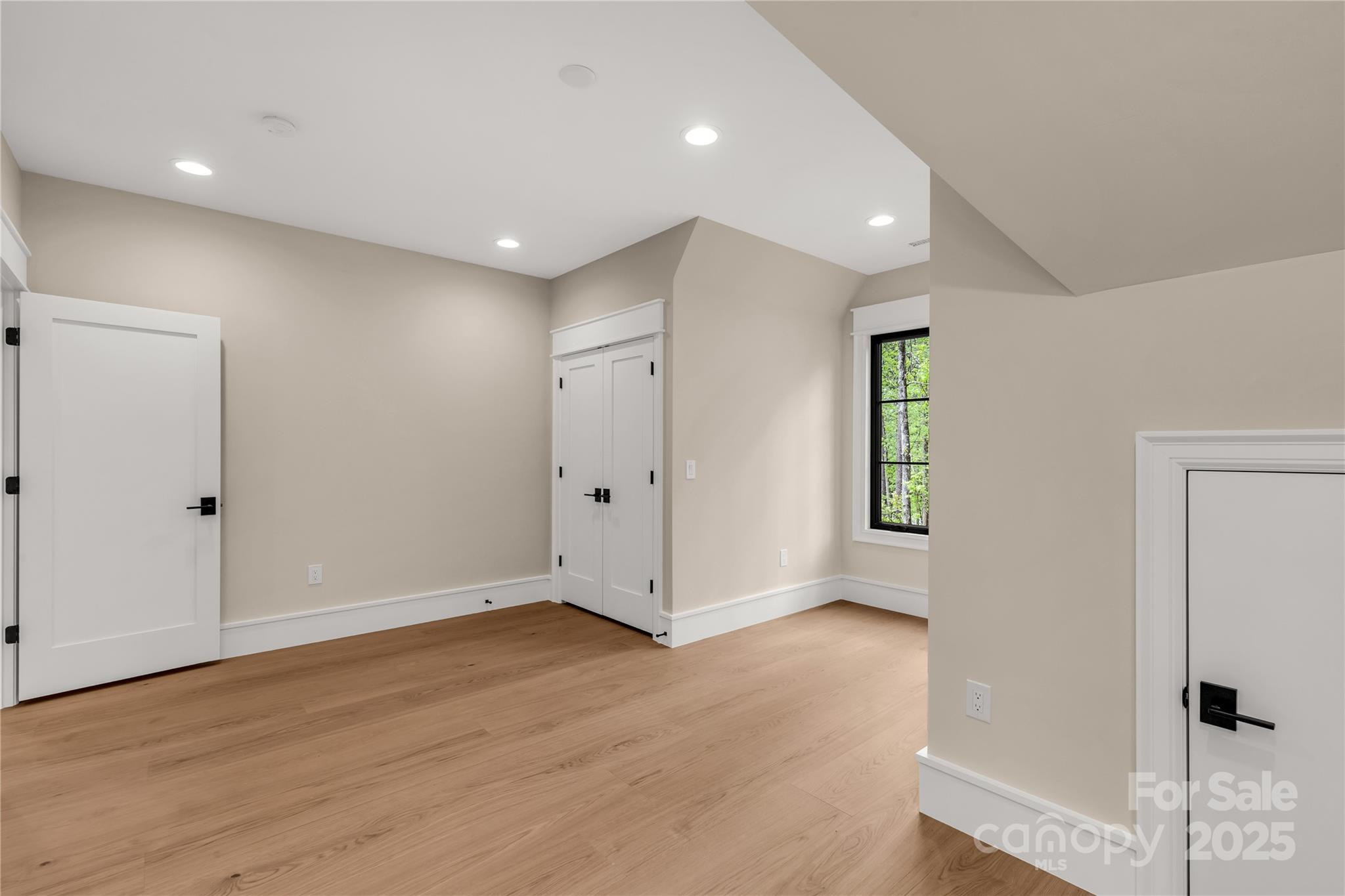 Riverchase Estates - Residential