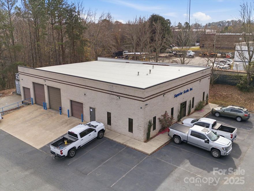 For Sale – 7,192 Sq Ft Office/Warehouse Building in Fort Mill, SC
Discover a well-maintained and highly functional commercial building located at 2118 Carolina Place, Fort Mill, SC 29715. Offering a total of 7,192 sq. ft., this property includes a balanced mix of office space and warehouse space—ideal for a wide range of business operations. The building features a loading dock, three drive-in doors, and efficient access for shipping, receiving, and daily workflow. A new roof installed just two years ago provides peace of mind and reduces future capital expenses. Located in the rapidly growing Fort Mill market, this site offers excellent accessibility, strong surrounding business presence, and the flexibility to accommodate light industrial, distribution, service-based, or owner-occupant users.