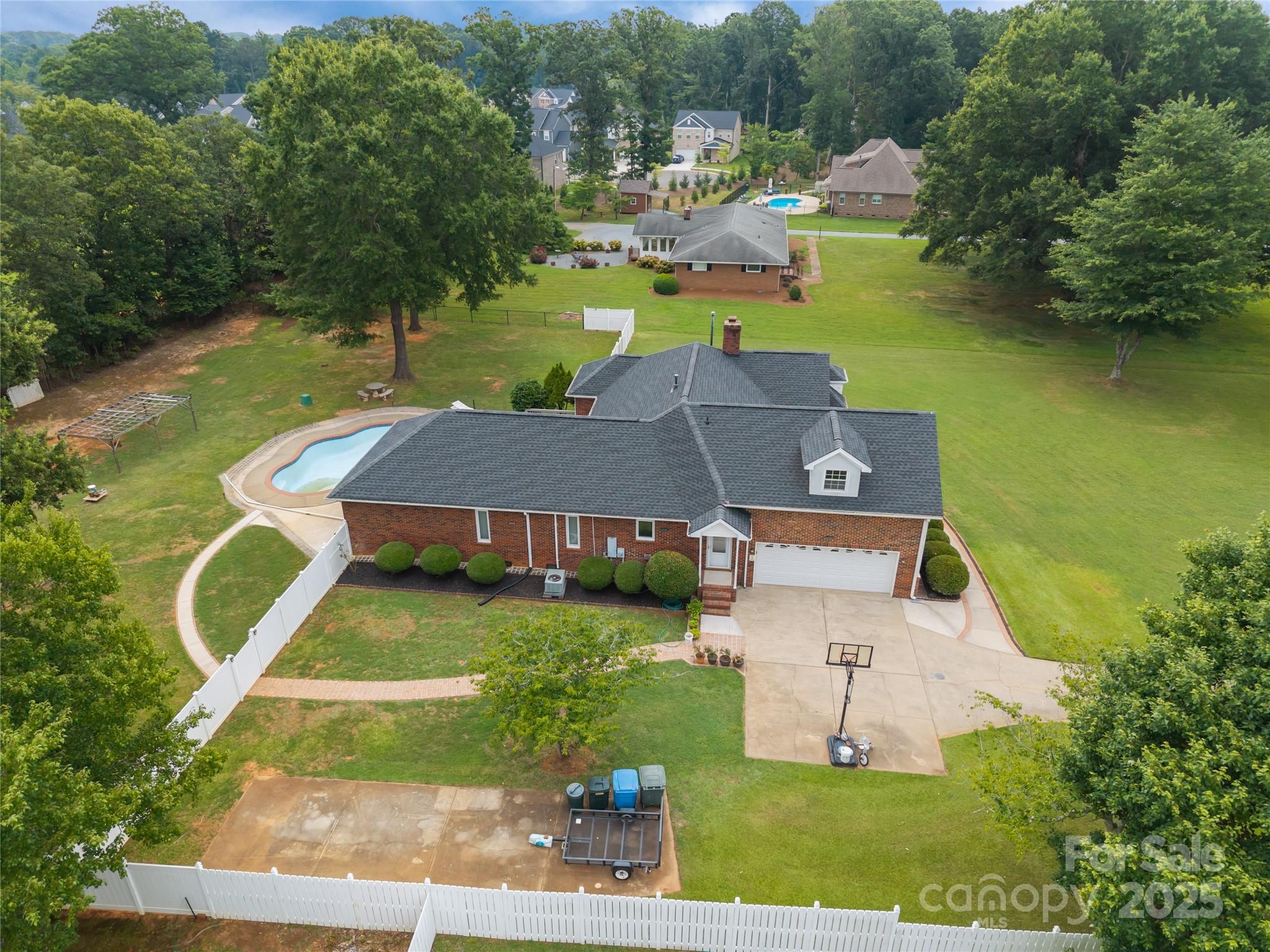 4116 Hoodridge Lane