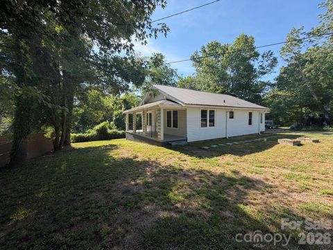 Photo of 41 Oak Hill Drive, Asheville, NC 28806 (MLS # 4384194)