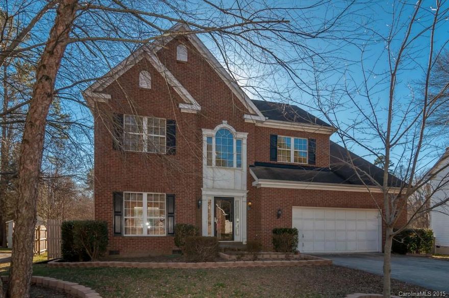 Just move in and enjoy your new home. Refinished hardwood floors, new wall-to-wall carpet throughout, freshly painted walls and re-blown and repainted ceilings throughout. Three (3) bedrooms. 2.5 baths and a bonus room supplies adequate space in this 2200+ sq.ft. home, located near the end of a cul-de-sac will limit drive by traffic.
Given the recent cosmetic additions to this already quite livable home, it will not last long, please send all offers to scott@prostead.com.