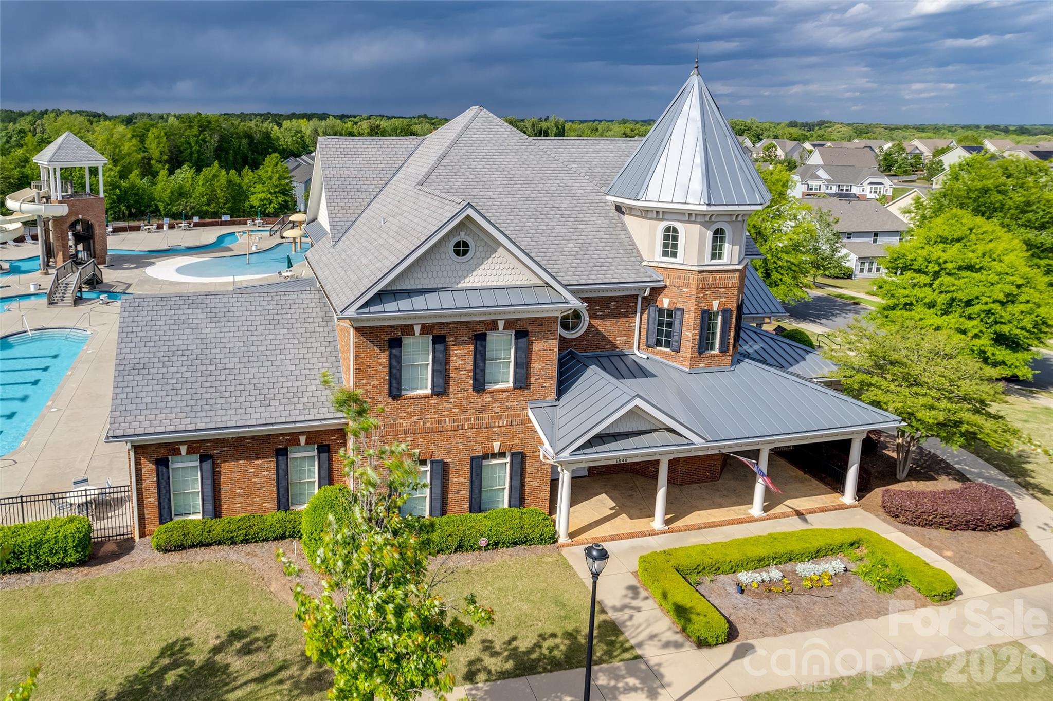 1101 Thomas Knapp Parkway
