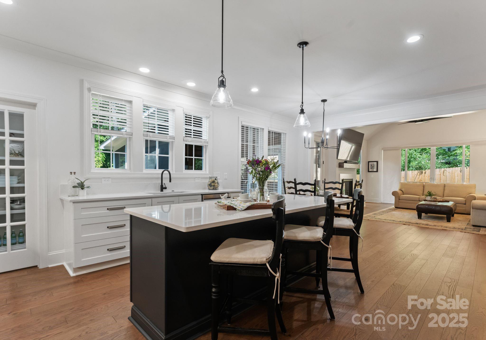 7815 Red Oaks Trail