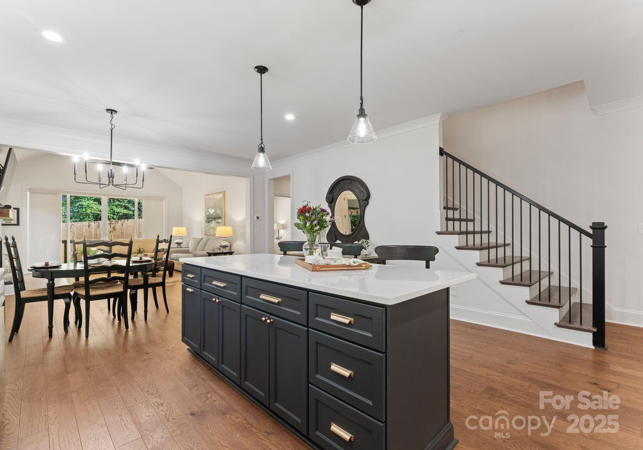 7815 Red Oaks Trail