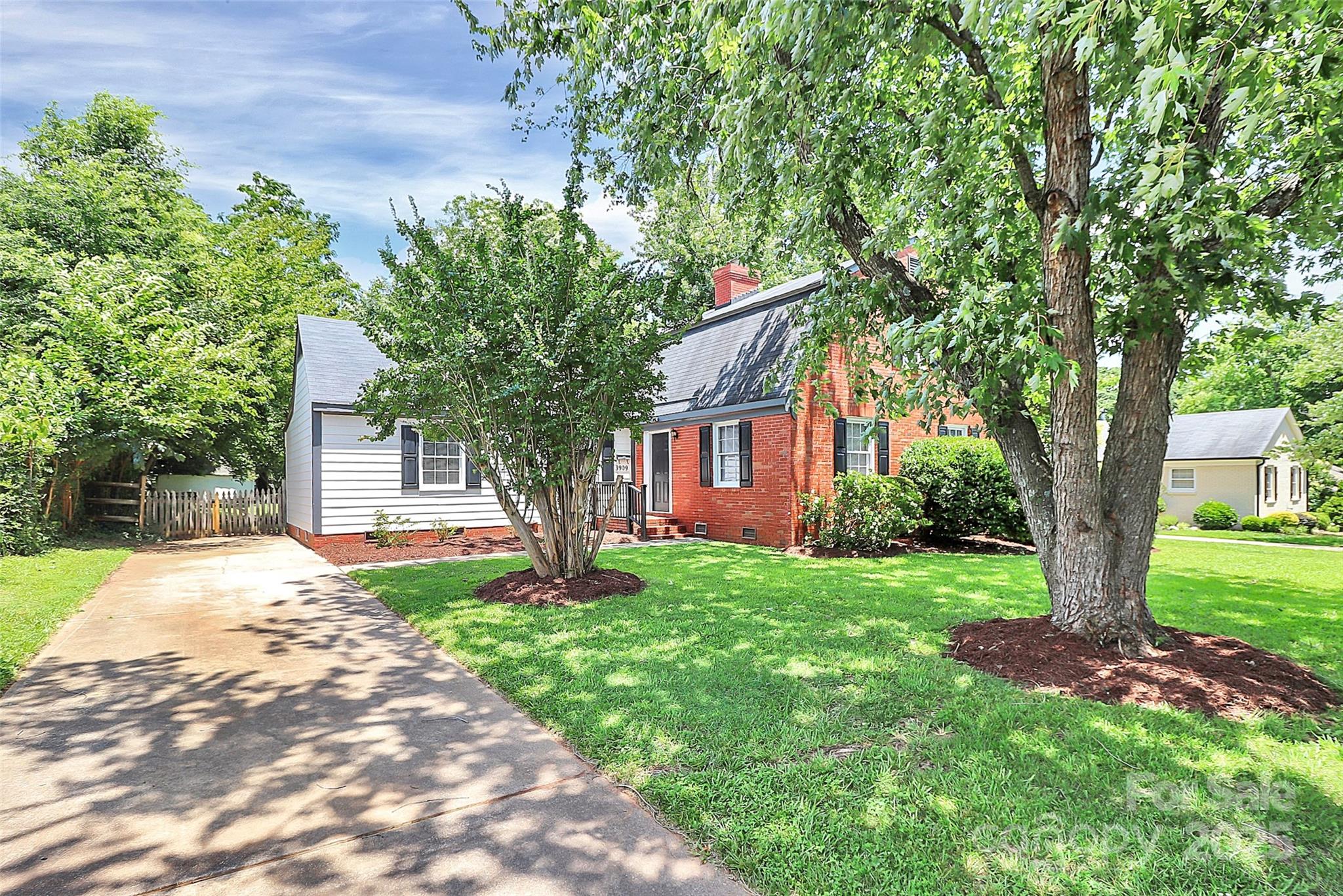 3909 Woodbriar Trail