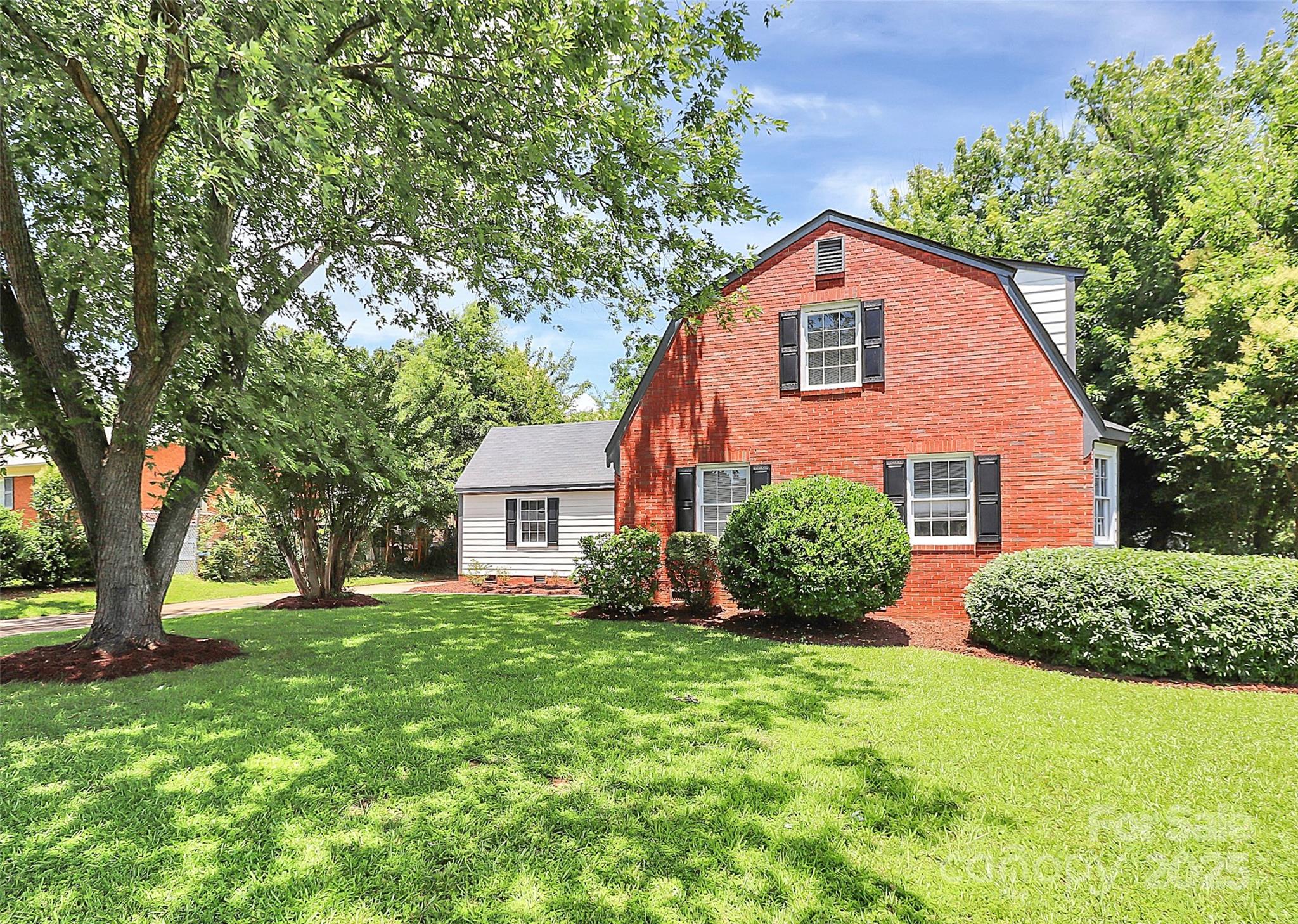 3909 Woodbriar Trail