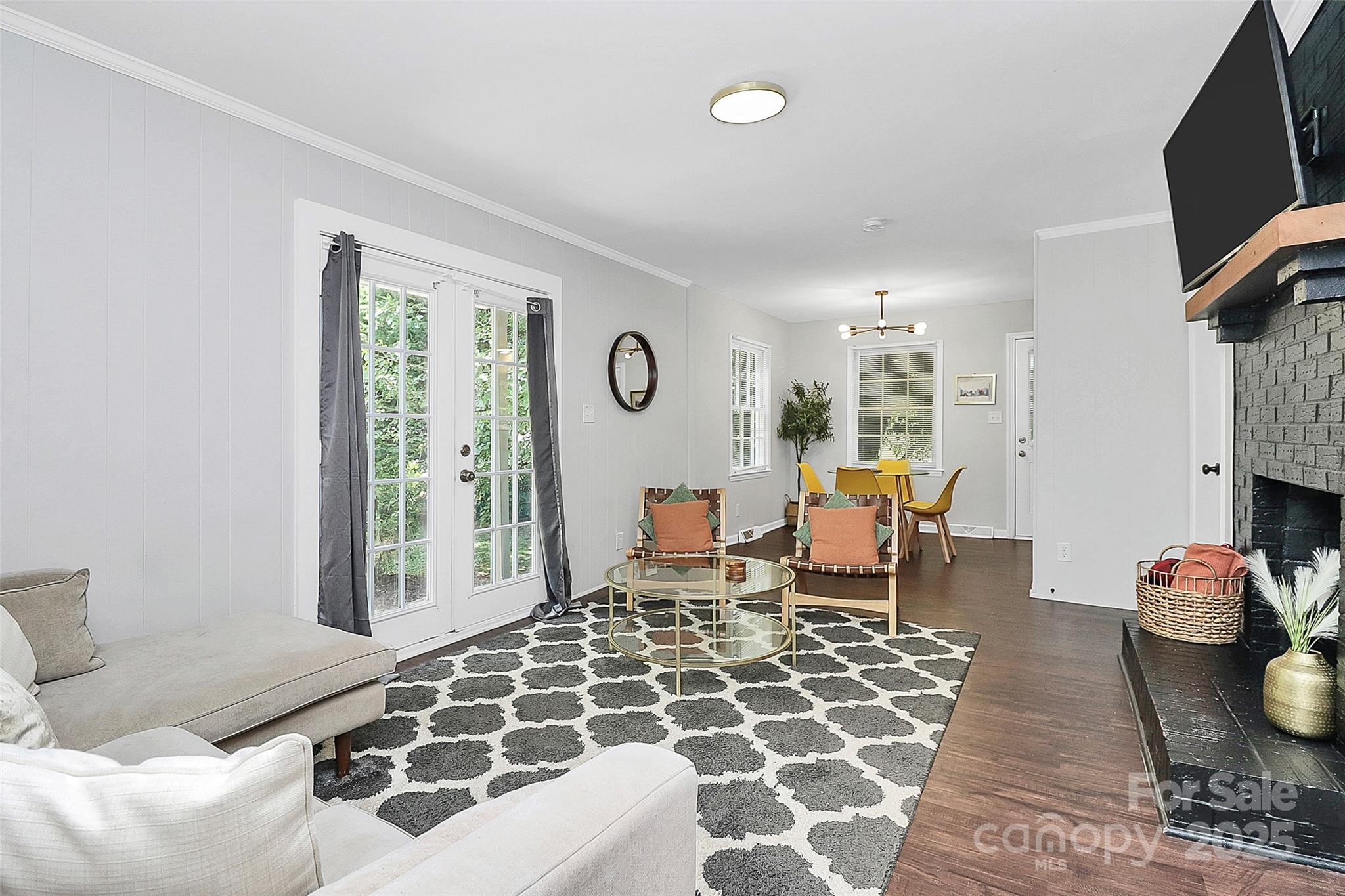 3909 Woodbriar Trail