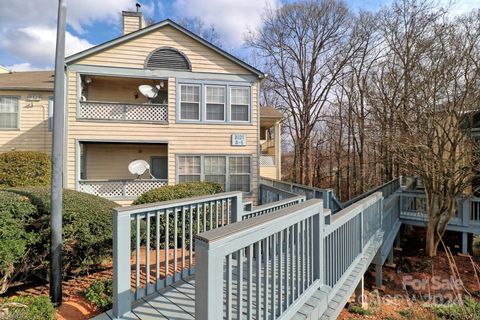 8121 #E Tremaine Court Charlotte NC 28227