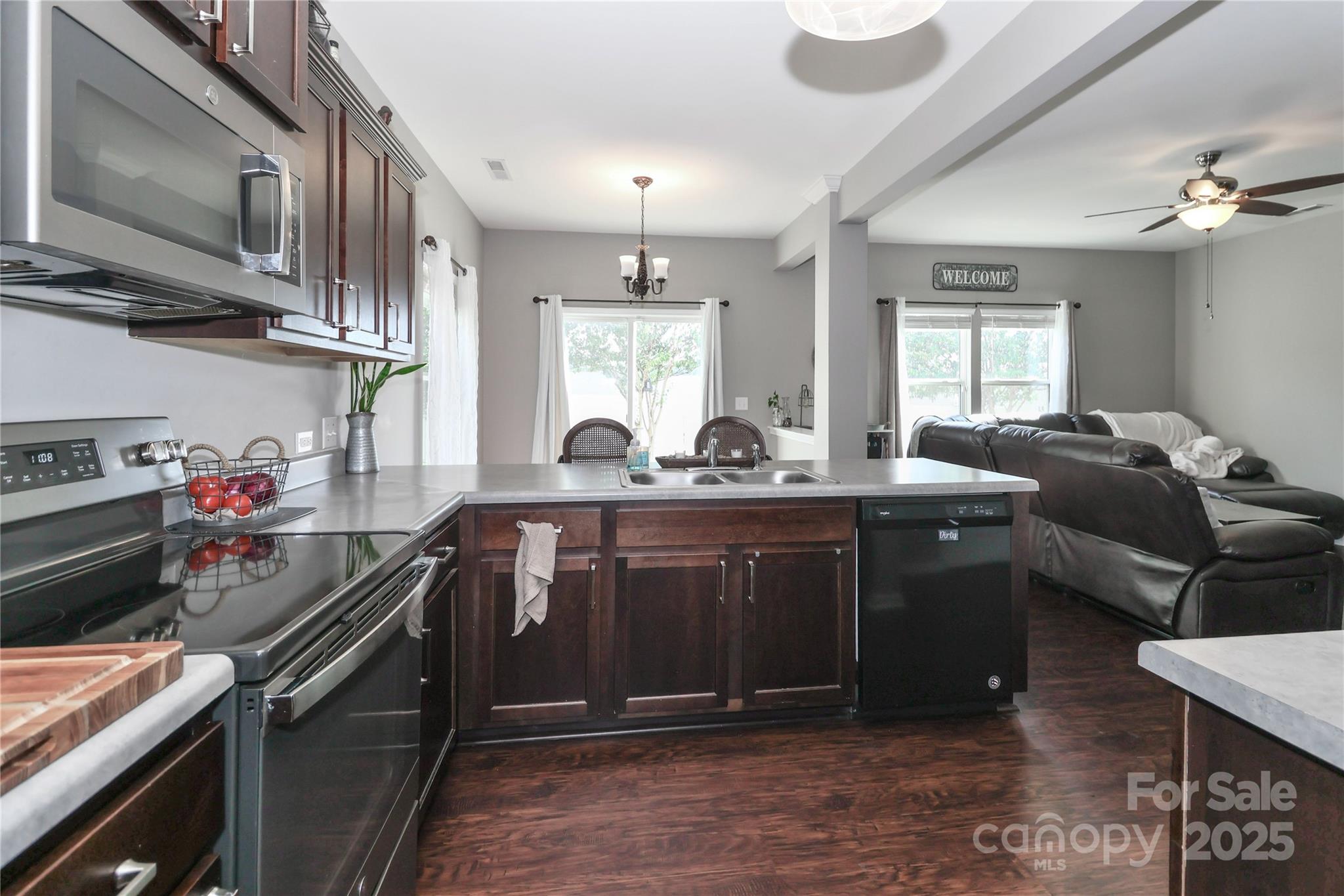 The Oaks Of Landis - Residential