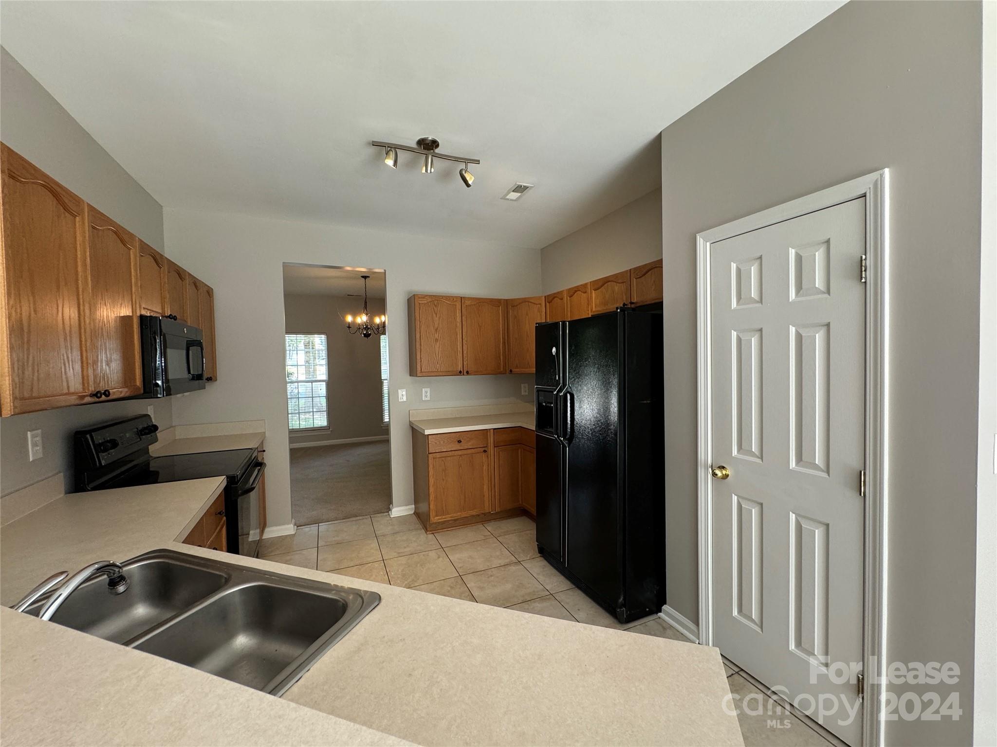 Dutchmans Meadow - Residential Lease