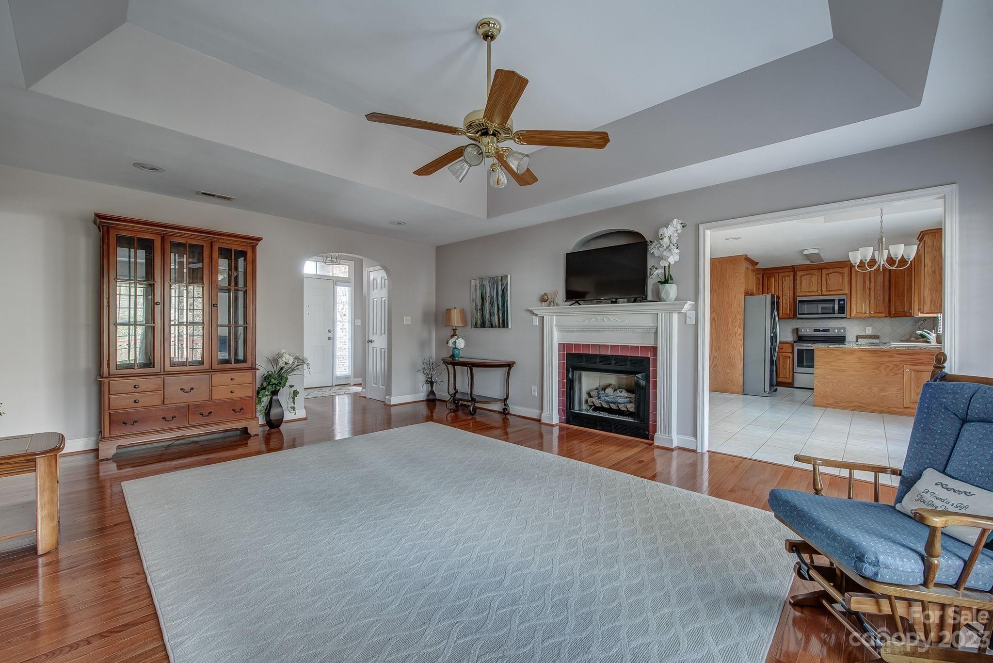 Damon Pointe - Residential