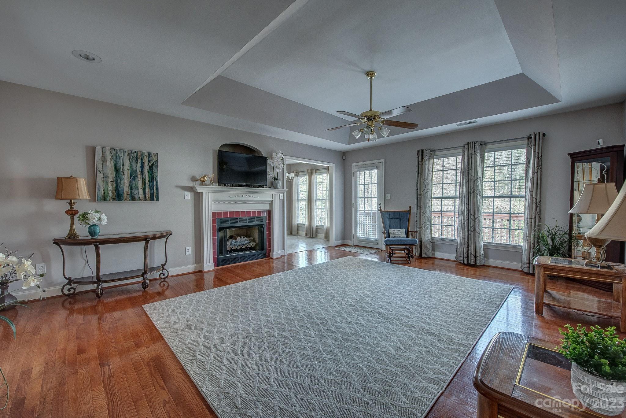 Damon Pointe - Residential