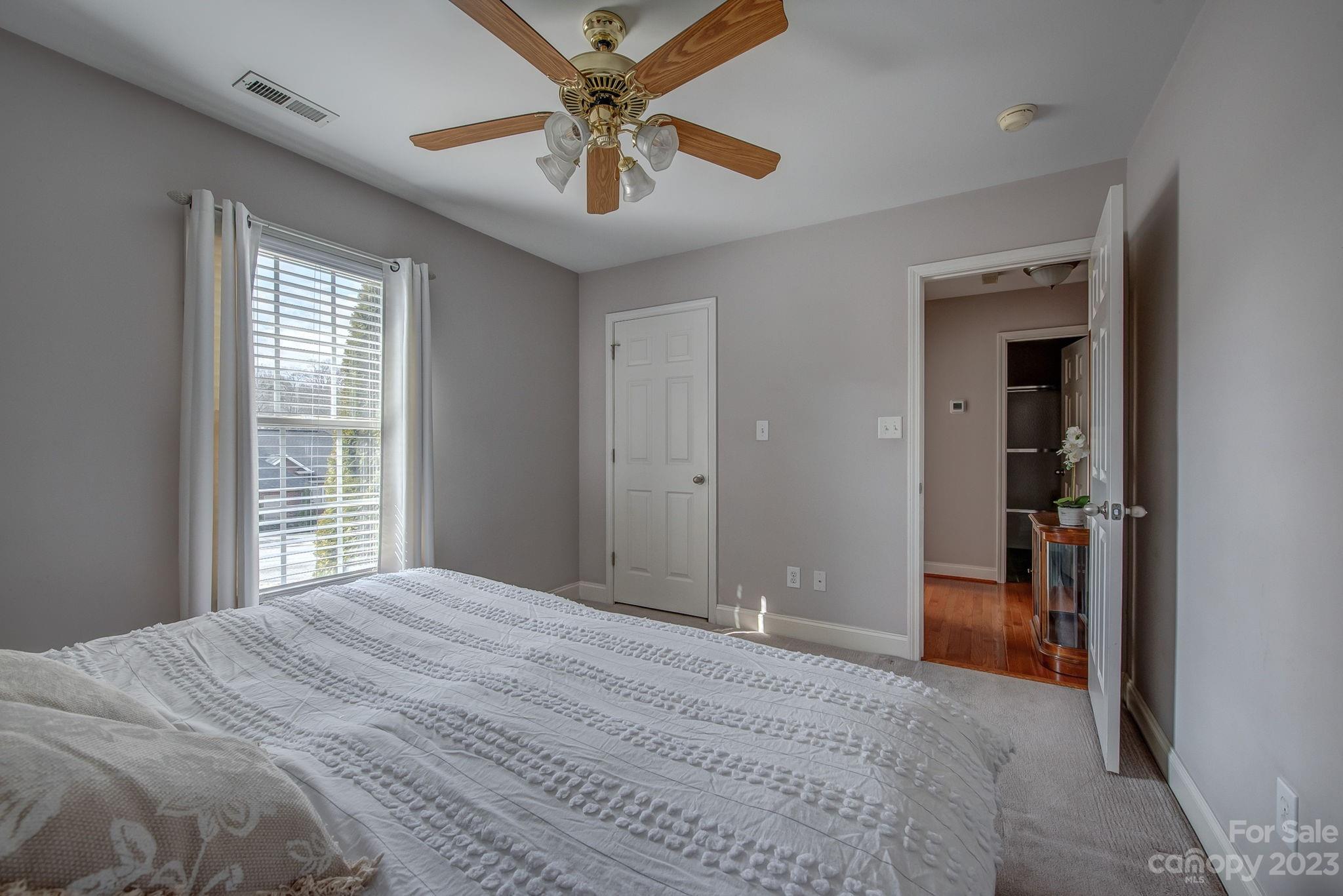 Damon Pointe - Residential