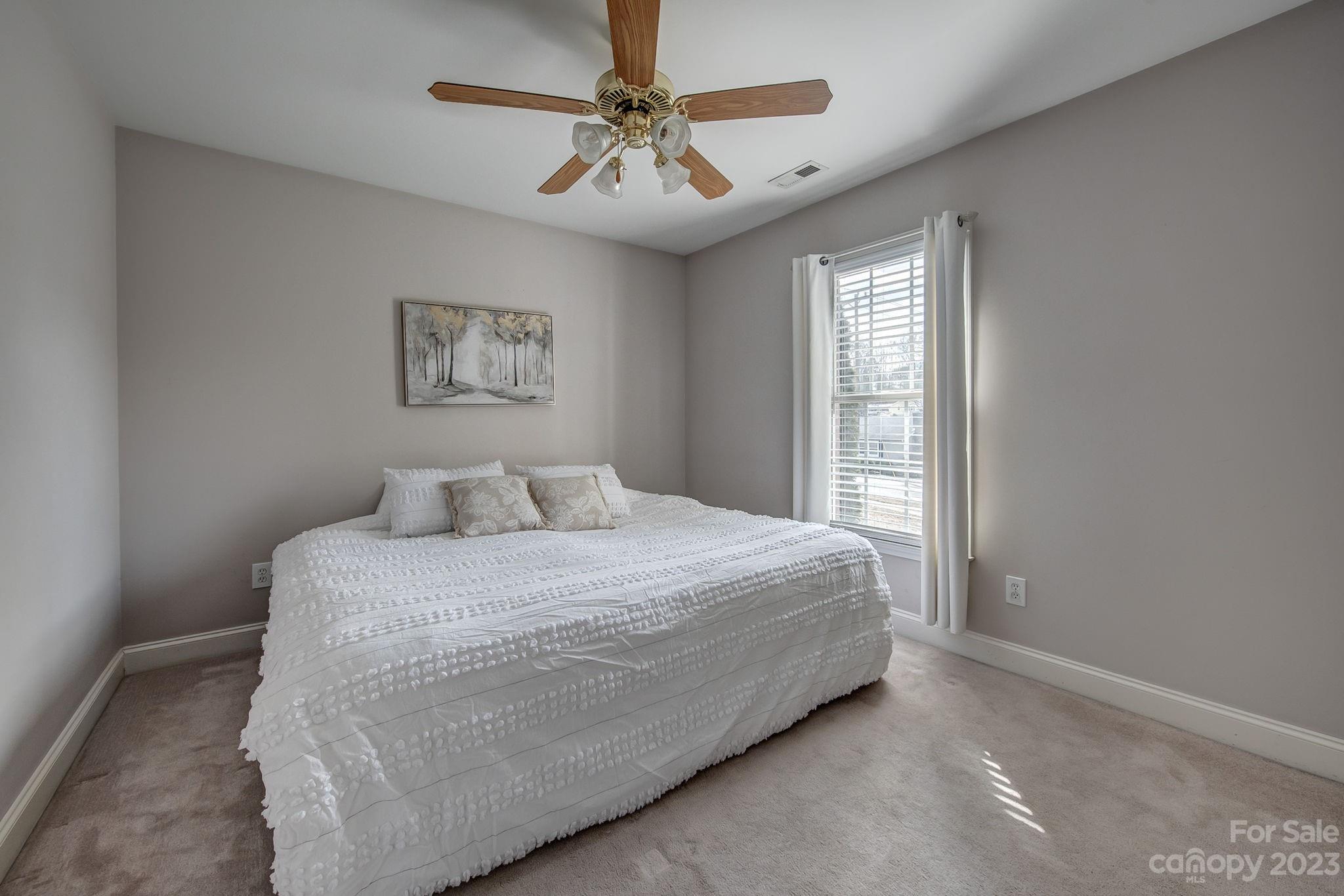 Damon Pointe - Residential