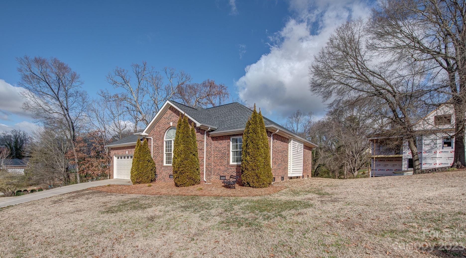 Damon Pointe - Residential