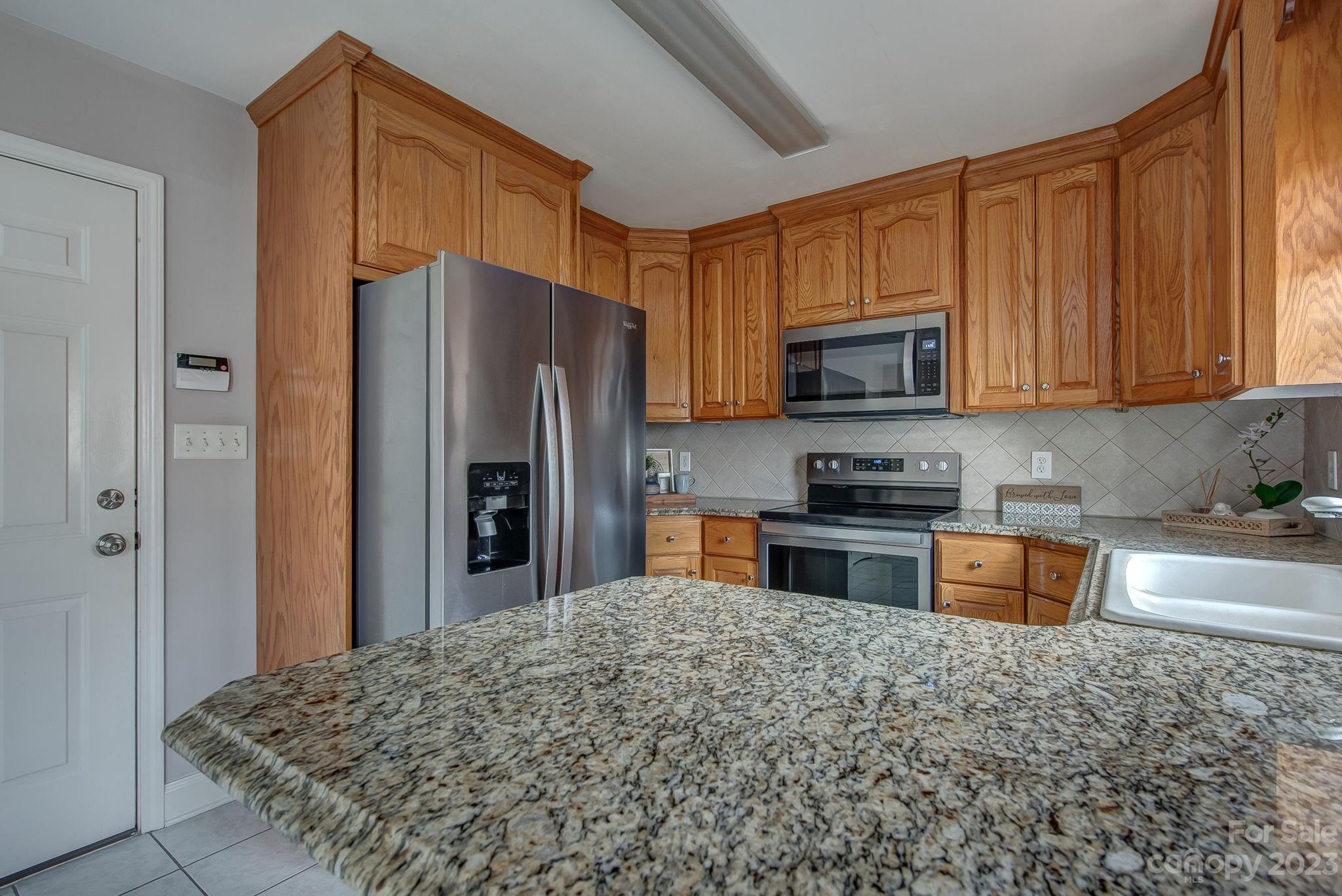 Damon Pointe - Residential