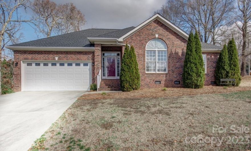 Welcome to this charming one story brick home located in Belmont. With a timeless design, this home offers a perfect blend of comfort and style. Its convenient location gives easy access to shopping, restaurants, parks and schools. If you're a first-time homebuyer or someone looking to downsize, you will not want to 
miss the opportunity to make this meticulously maintained property your new home. No HOA fees! Schedule a visit today to experience the charm and warmth of this Belmont gem.