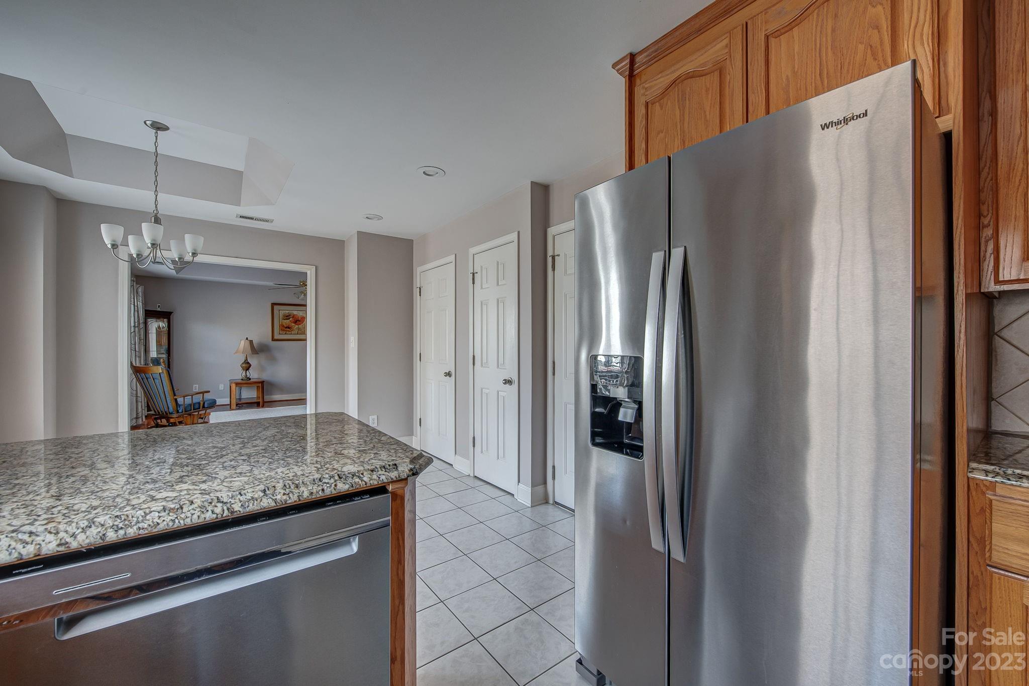 Damon Pointe - Residential