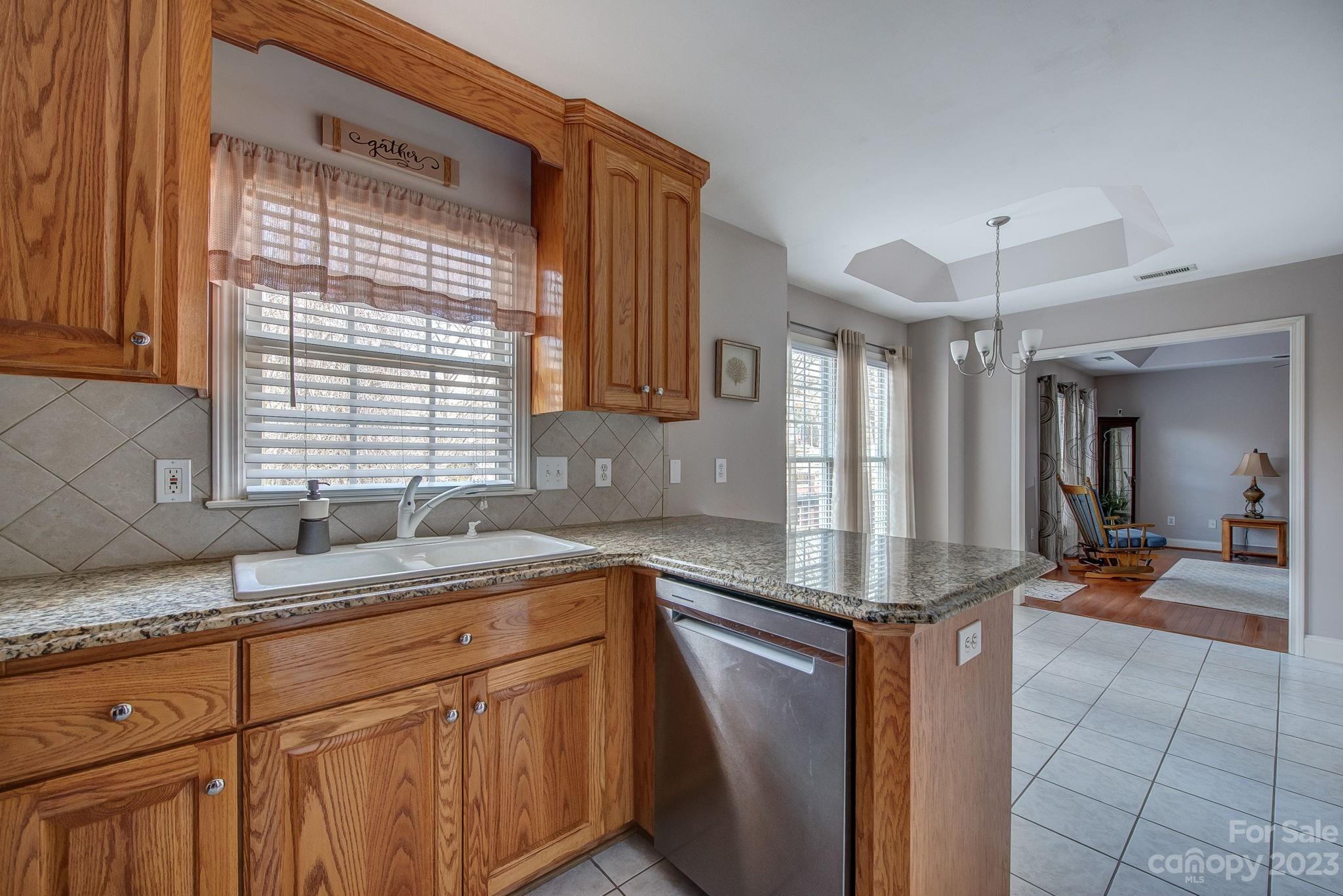 Damon Pointe - Residential