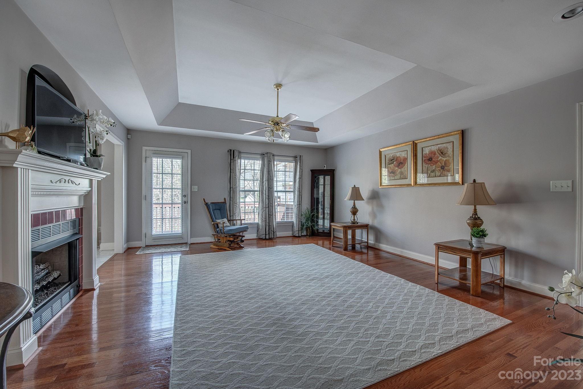 Damon Pointe - Residential