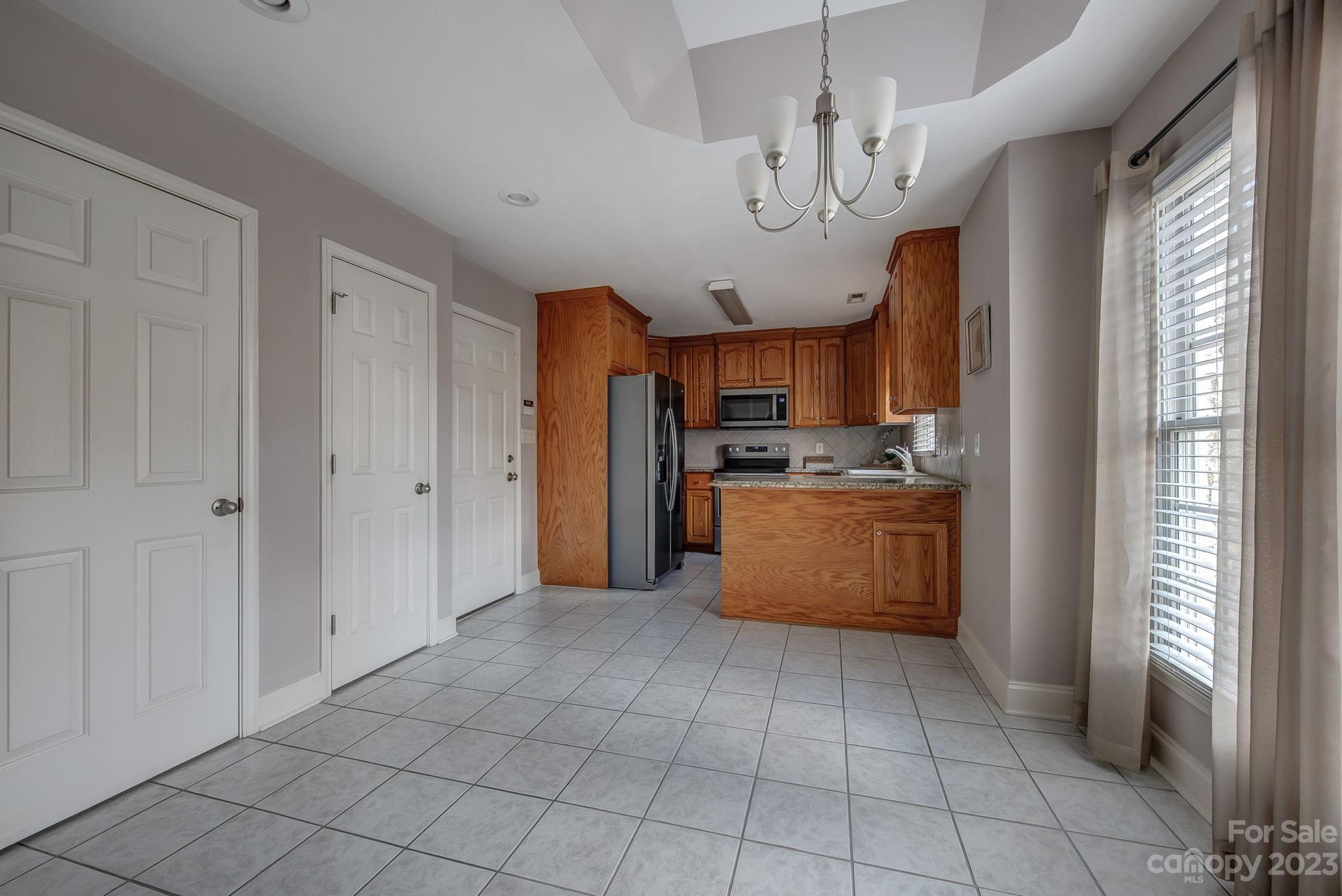 Damon Pointe - Residential