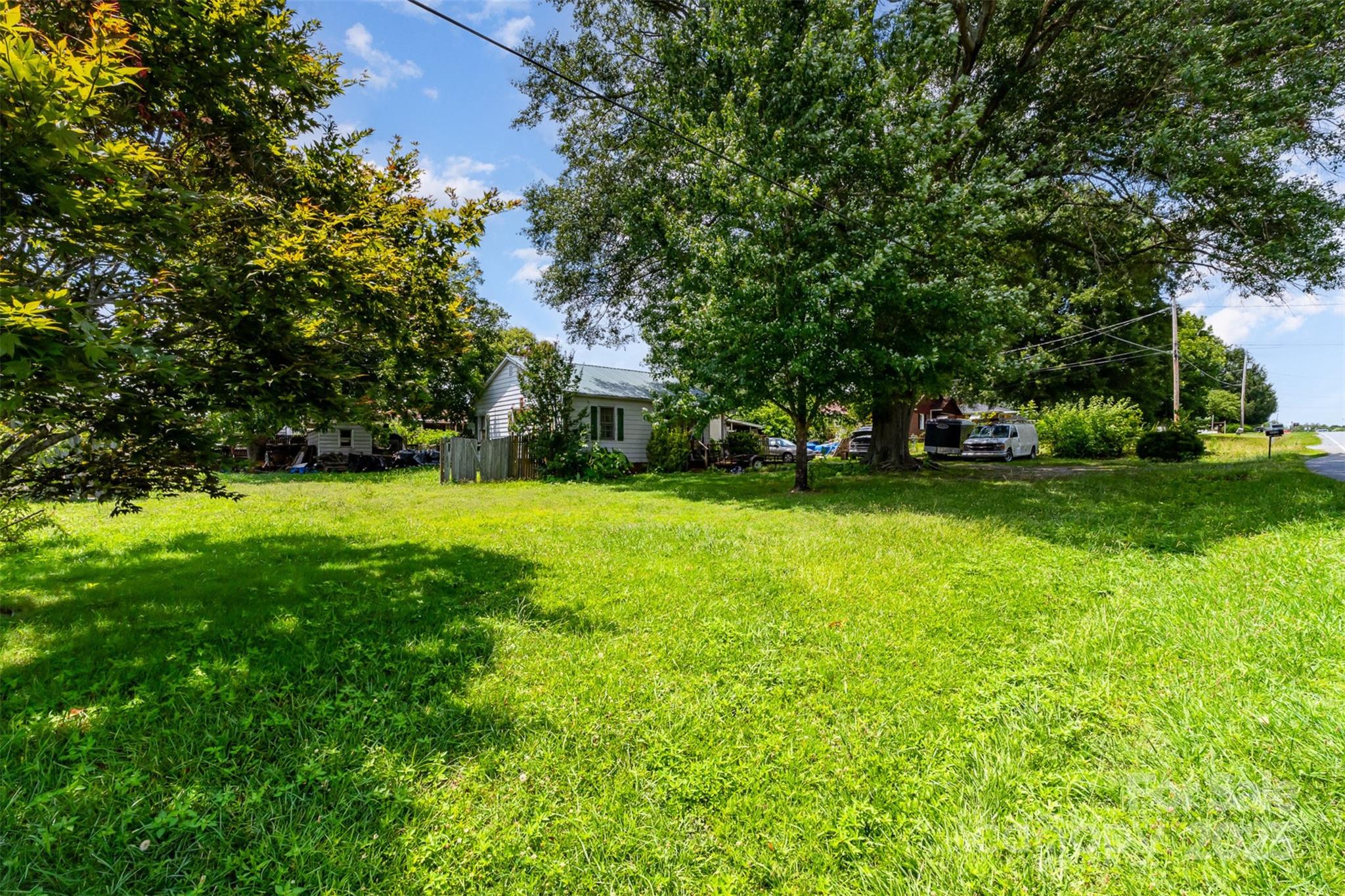 4818 E Highway 27 None