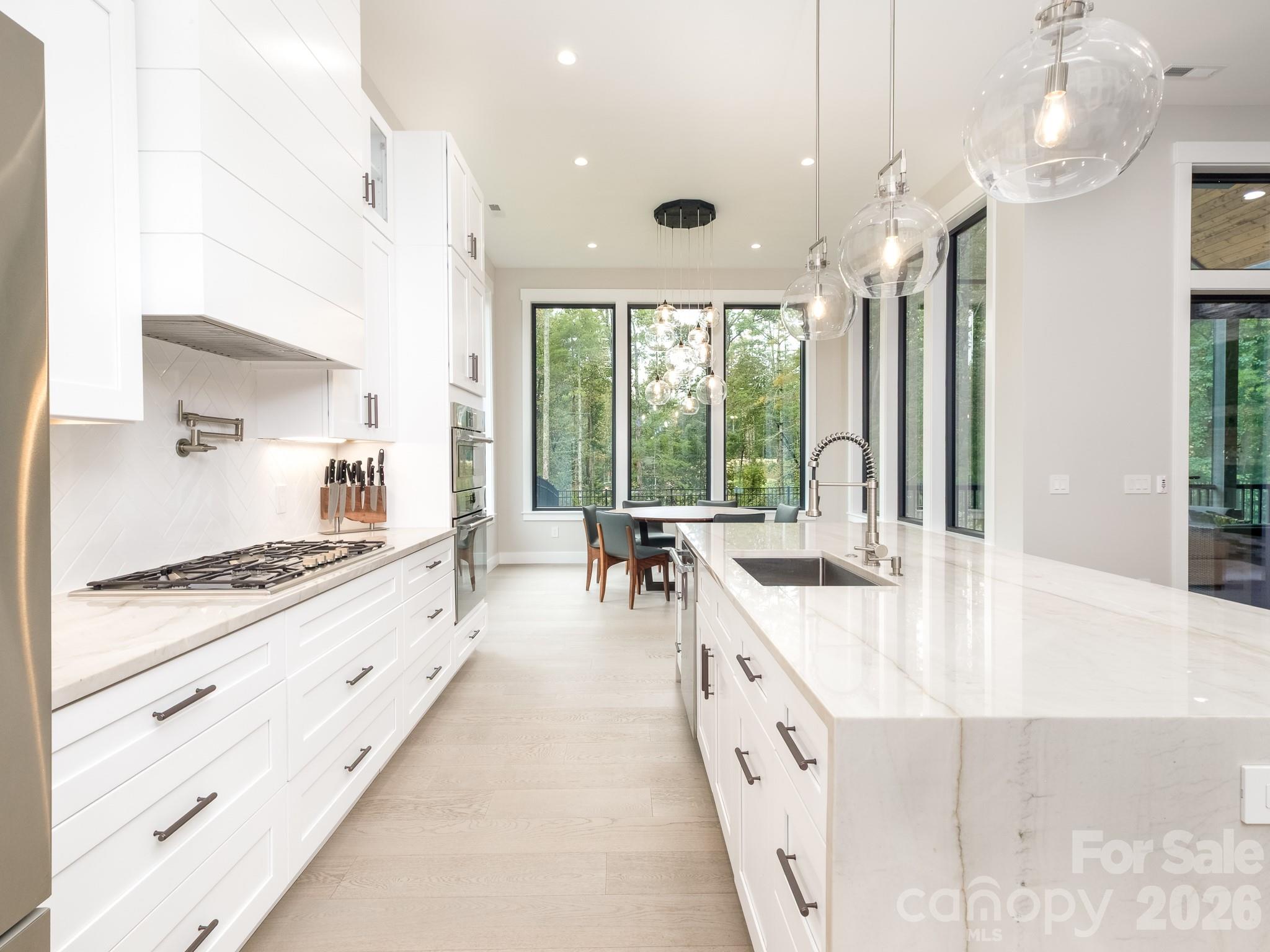 Horse Shoe Cove - Residential