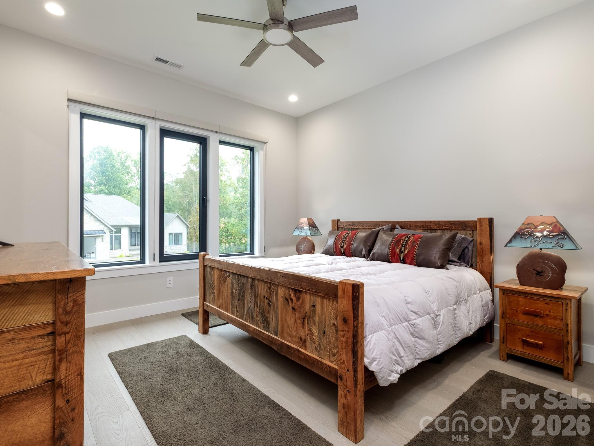 Horse Shoe Cove - Residential