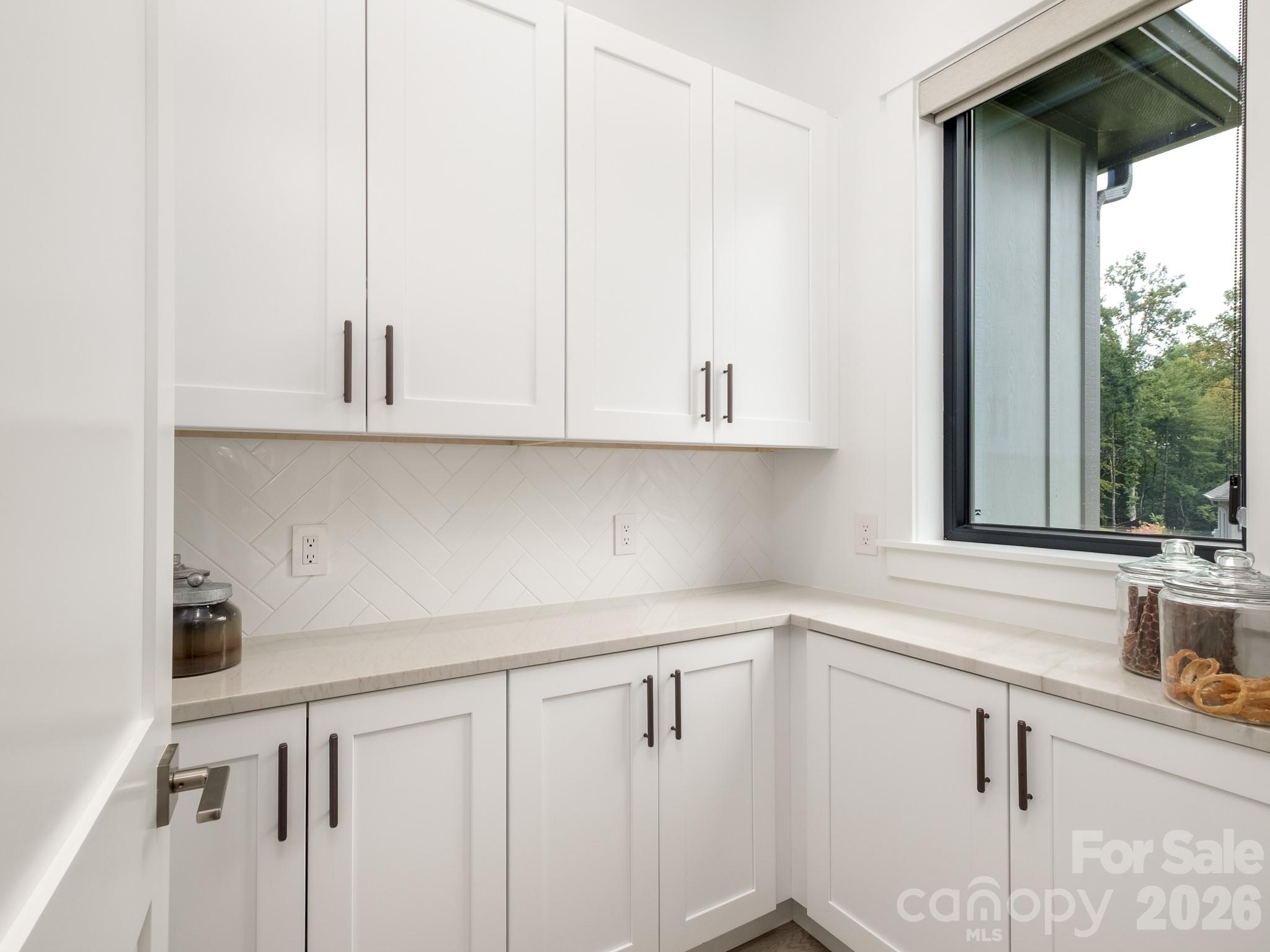 Horse Shoe Cove - Residential