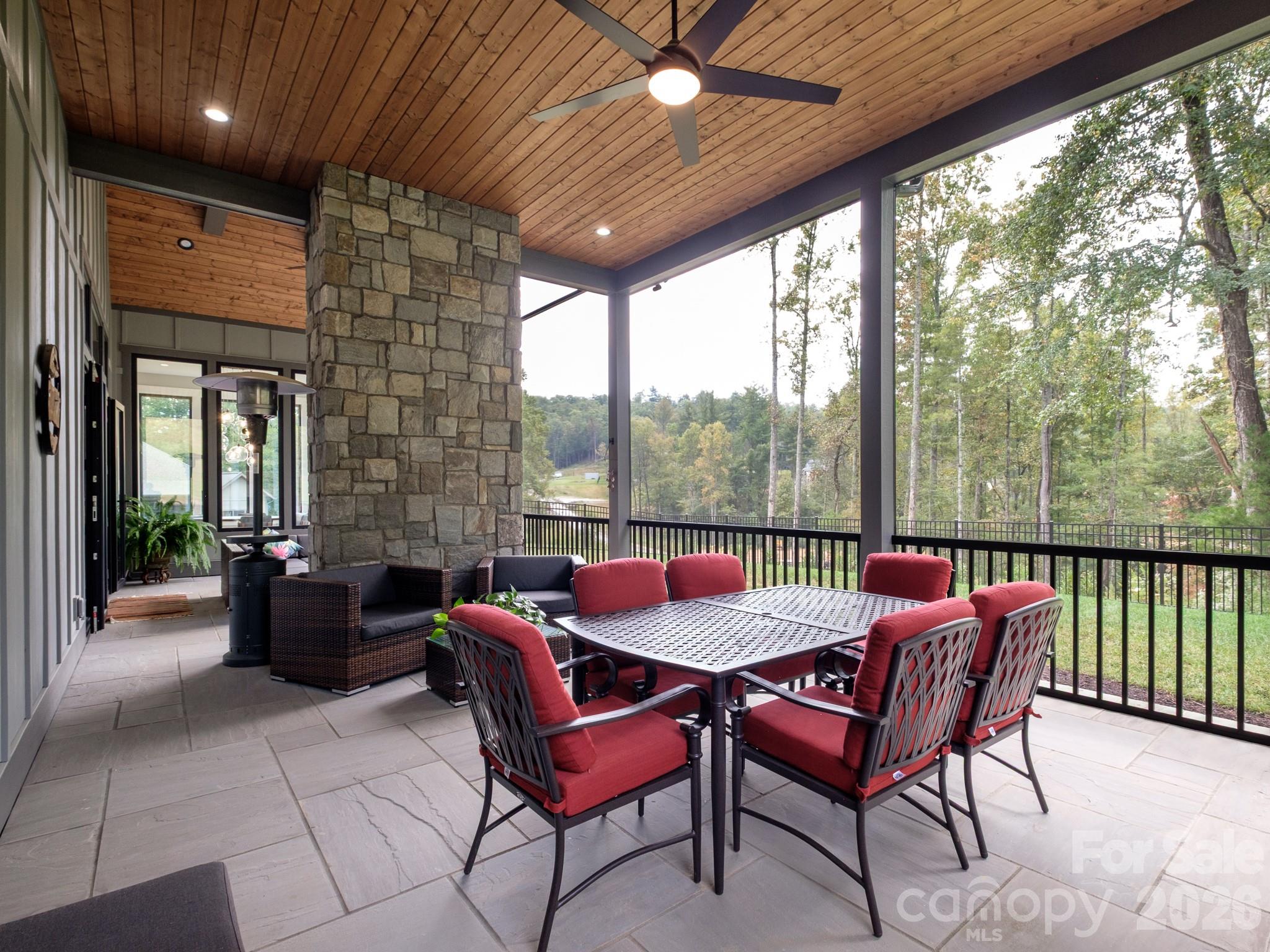 Horse Shoe Cove - Residential