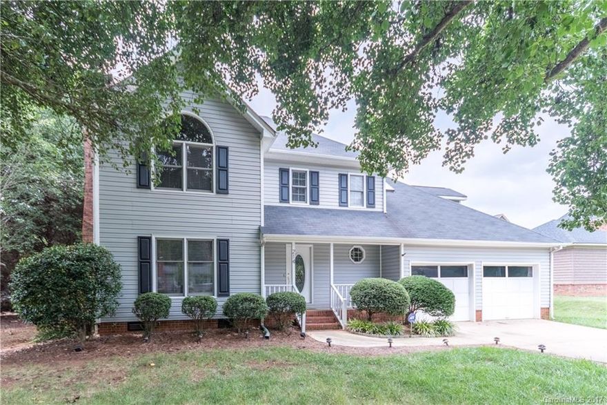 This beautiful 3bed/2.5bath home rest on .33 acres in the wonderful town of Belmont! Great master bedroom upstairs with big windows and walk in closet. Master bath with his/her sinks. Two additional bedrooms upstairs with an additional full bath. A large two car garage and great work shop/storage room in the back. Huge bonus room over the garage! This 1900sqft+ home's kitchen has been tastefully updated and not to forget the covered and screened back porch! The home you've been waiting for!