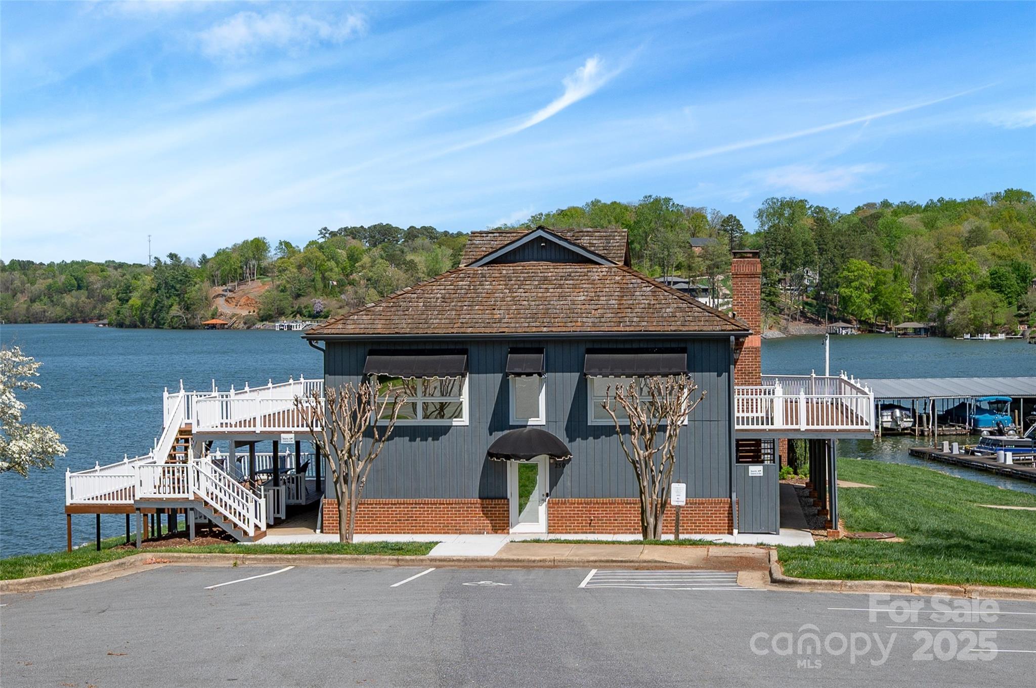 Moores Ferry - Residential