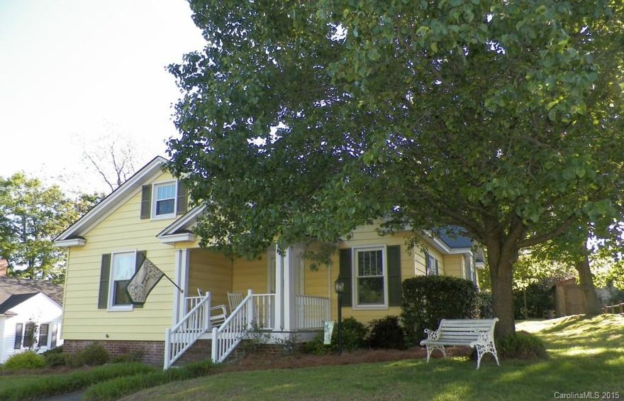 Adorable, attractive and move in ready! Need I say more?  You must see to appreciate this renovated home located in a well established neighborhood within walking distance of downtown Pageland.  The updates throughout and modernization are a compliment to the yesteryear charm of the claw foot bathtub, refinished HW floors, FP and other original features.  There is no wasted space in this floor plan!  It features replacement windows, plenty of storage, spacious back yard, asphalt DW and more!!