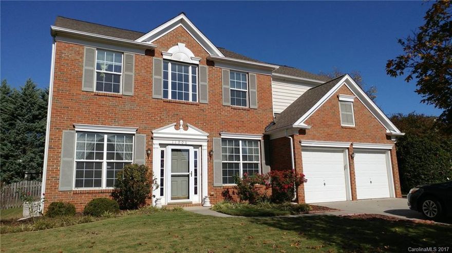 Large 4 bedroom 2.5 bath home located in Weston Glen Community. Open floor plan. Large open kitchen with center island and cabinets galore!!!
 Large family room and separate dining room. Office space and 1/2 bath on lower level.
 Fenced in back yard. Beautifully landscaped.
 2 car garage
 Pets conditional with owner approval
 No smoking
 Tenant responsible for all utilities
 Trimming of trees, pine needles, weeding of beds care avail for extra $50 a month
 Avail now