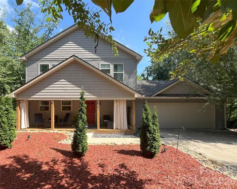 Photo of 178 Flynn Court, Lake Lure, NC 28746 (MLS # 4371371)