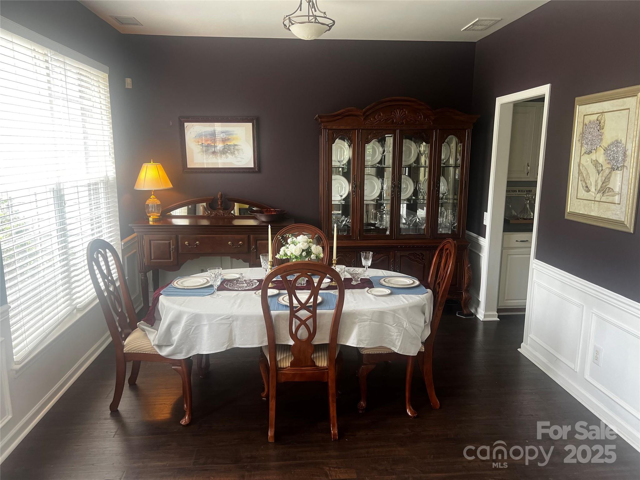 6092 Creekview Court