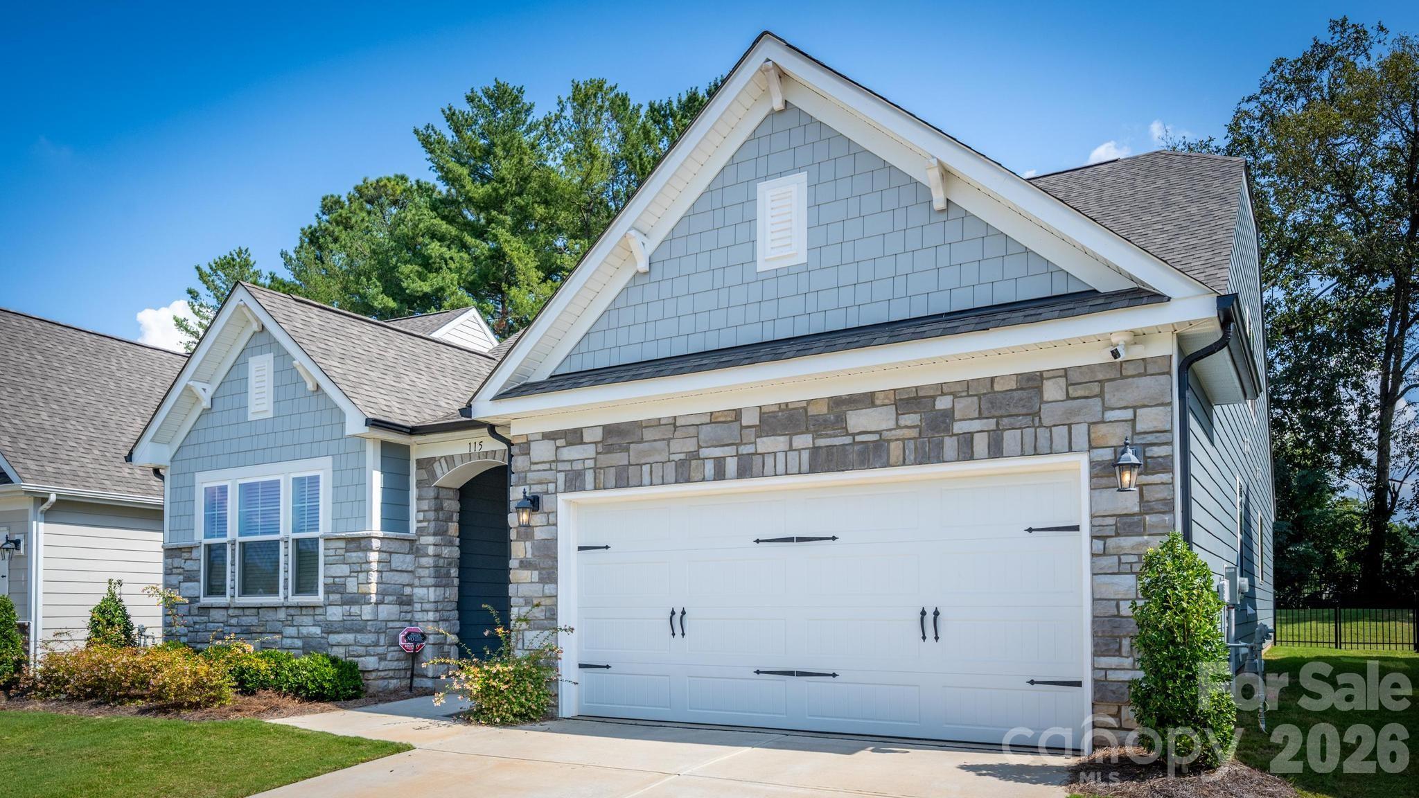 115 S Dunlavin Way