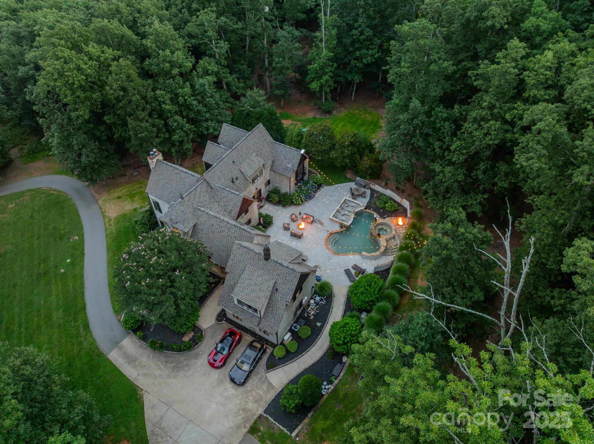 3587 Ridgetop Road